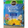 Image 1 : Miracle-Gro Moisture Control Potting Mix