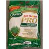 Image 1 : Scotts Turf Builder Pro Lawn Food, 32-0-4, 400 sq. m Coverage