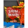 Image 5 : Lot of 5 Snacks: Jumbo Cashews, Reese’s, Little Hearts