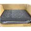 Image 2 : Set Of Gray Mats With Patterned Surface 8" x 30"