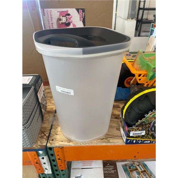 Plastic Waste Bin with Lid, SMP-8 CLR/BLK/BLK SCP-2