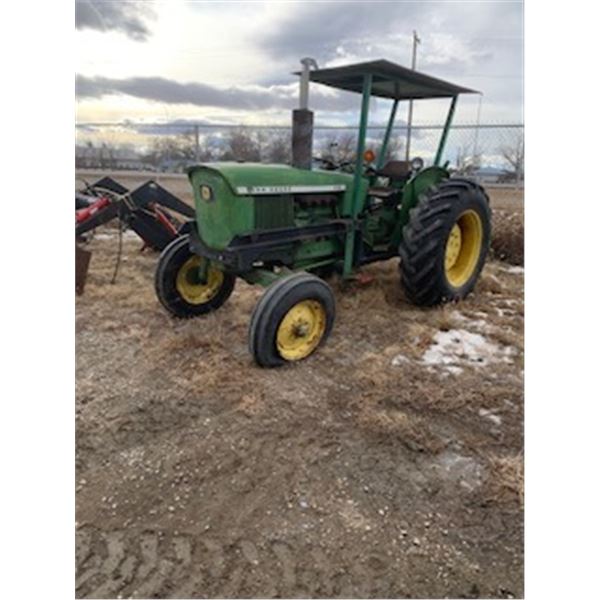 JOHN DEERE 1830 TRACTOR