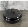 Image 2 : Griswold Number 8 Cast Iron Skillet & Cover Lid