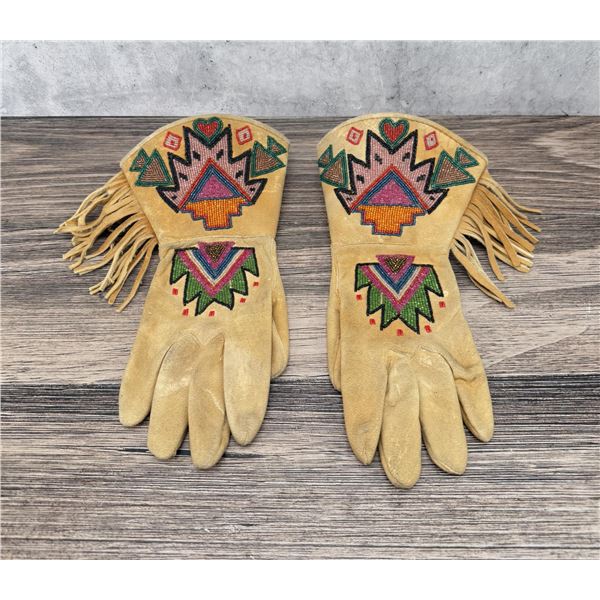 Plateau Native American Indian Beaded Gauntlets