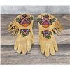 Image 1 : Plateau Native American Indian Beaded Gauntlets