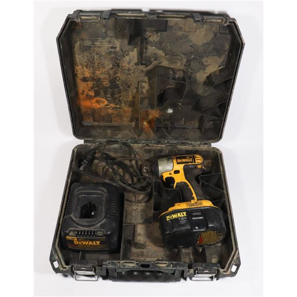 DEWALT 18V CORDLESS IMPACT IN CASE WITH