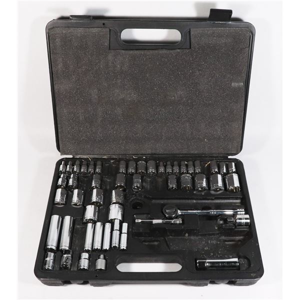 POWERBUILT SOCKET SET IN CASE