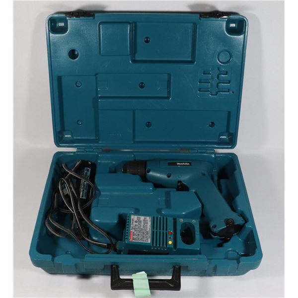 MAKITA CORDLESS DRILL IN CASE WITH BATTERY