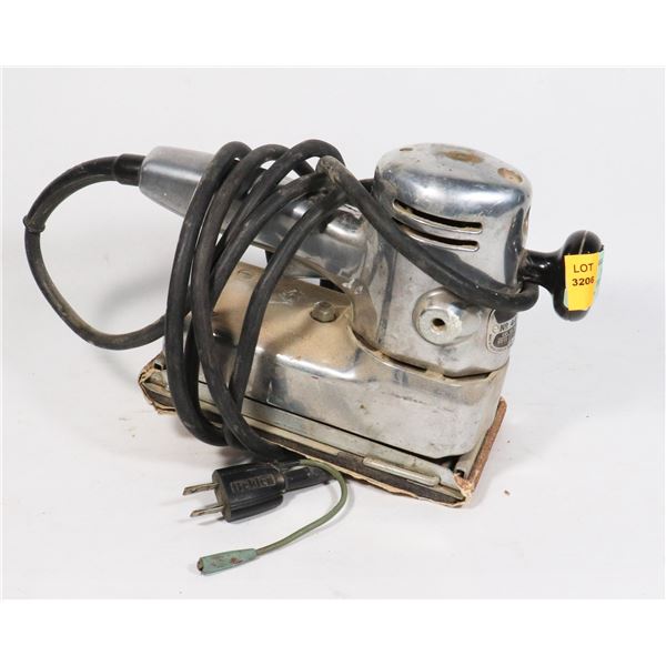 BLACK AND DECKER CHROME PALM SANDER