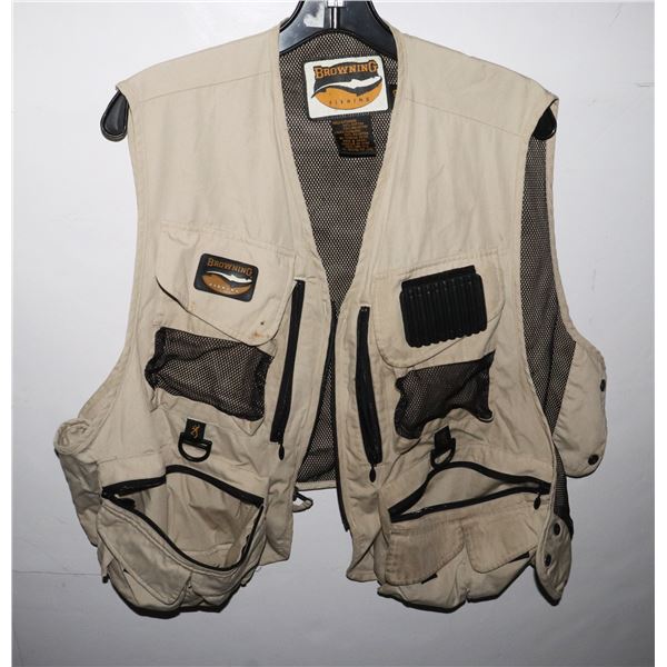 BROWNING FISHING VEST. LARGE