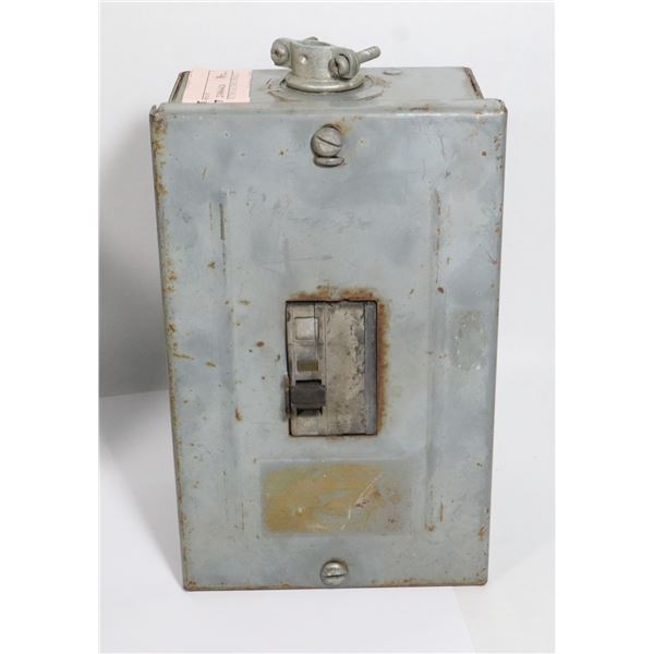 60 AMP ELECTRICAL DISCONNECT BOX.