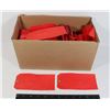 Image 1 : LOT OF RED TYVEK ETIQUETTE FLAGS