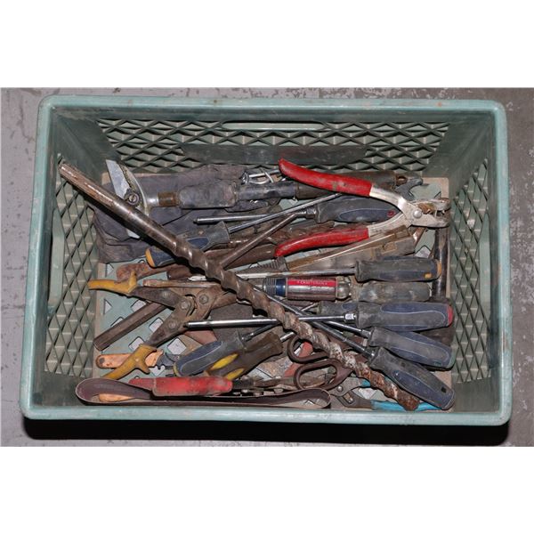 FLAT OF ASSORTED HAND TOOLS, LOTS OF