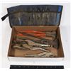 Image 1 : FLAT OF ASSORTED PLIERS, LOCKING PLIERS,