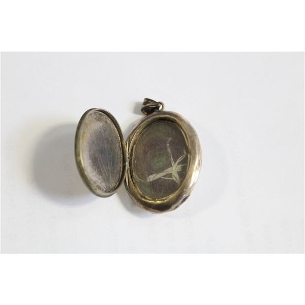 ESTATE VERY OLD LOCKET WITH HAIR/YARN
