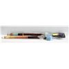Image 1 : 2 POOL CUES