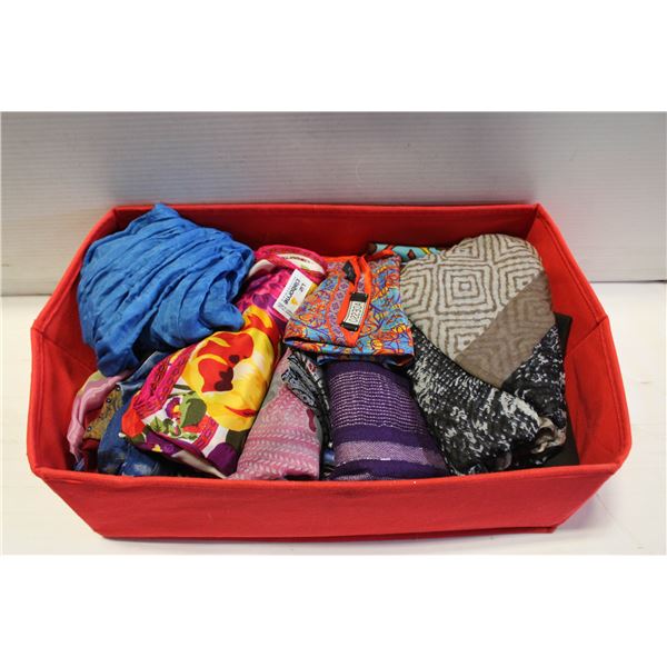 LARGE COLLECTION OF WOMENS FASHION SCARVES