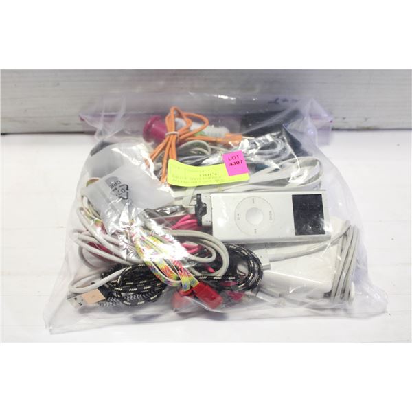 BAG OF APPLE CORDS & ACCESSORIES INCL. IPOD,