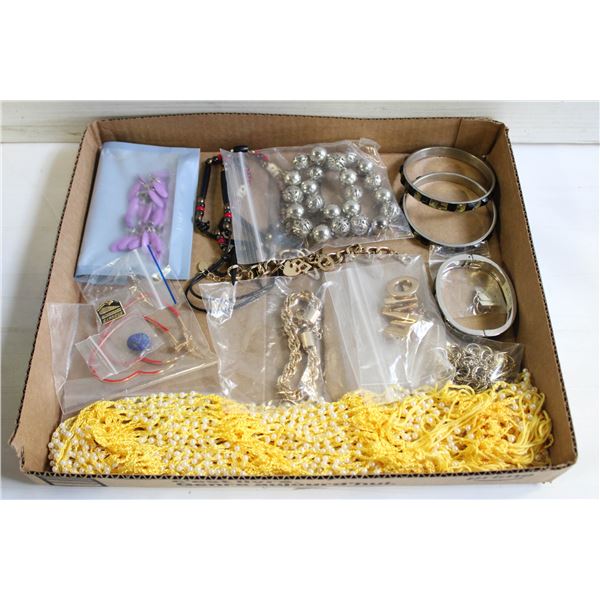 BOX VINTAGE JEWELRY - ESTATE