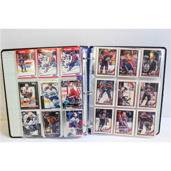 BINDER VINTAGE OILERS COLLECTOR CARDS