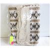Image 1 : BOHO WOODEN TABLE RUNNER WHITE WITH BLACK