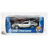 Image 1 : BACK TO THE FUTURE 2 DELOREAN TIME MACHINE 1/24