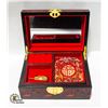 Image 2 : VINTAGE ASIAN ENAMELED LOCKING JEWELRY BOX