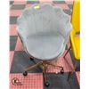 Image 1 : GREY OFFICE CHAIR