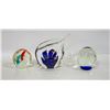 Image 1 : 3-PIECE GLASS OCEAN ORNAMENTS: JELLYFISH GLASS OR