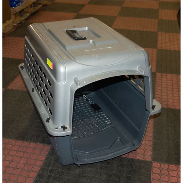 PETMATE PET KENNEL H-20" W-20" L-28"