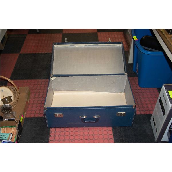 VINTAGE BLUE TRUNK H-10" W-15.5" L-27"