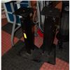 Image 1 : BLACK SPEAKER STANDS