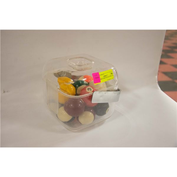BILLIARD BALLS AND CASE