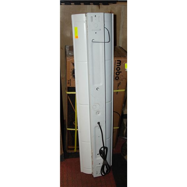 FLUORESCENT LIGHT BALLAST W/BULBS- 48" X 11"
