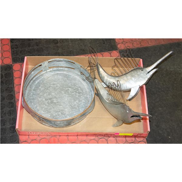 METAL BASKET & 2 DOLPHINS