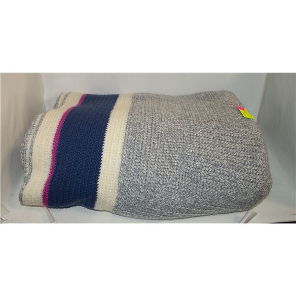 QUEEN SIZE HANDMADE KNITTED BLANKET-ESTATE