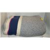 Image 1 : QUEEN SIZE HANDMADE KNITTED BLANKET-ESTATE