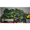 Image 1 : LOT OF ARTIFICIAL PLANTS & BASKETS