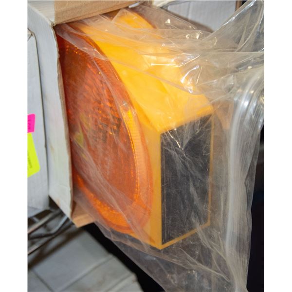 LOT OF 2- SOLAR POWERED BARRICADE AMBER LIGHTS