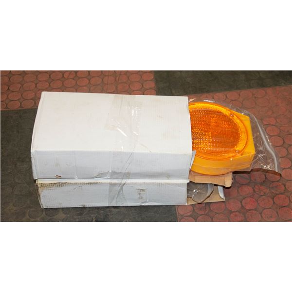 LOT OF 2- SOLAR POWERED BARRICADE AMBER LIGHTS