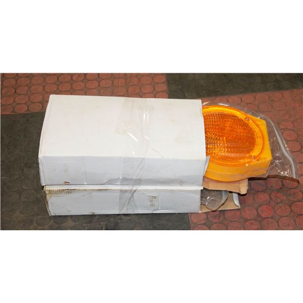 LOT OF 2- SOLAR POWERED BARRICADE AMBER LIGHTS