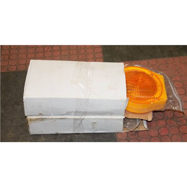 LOT OF 2- SOLAR POWERED BARRICADE AMBER LIGHTS