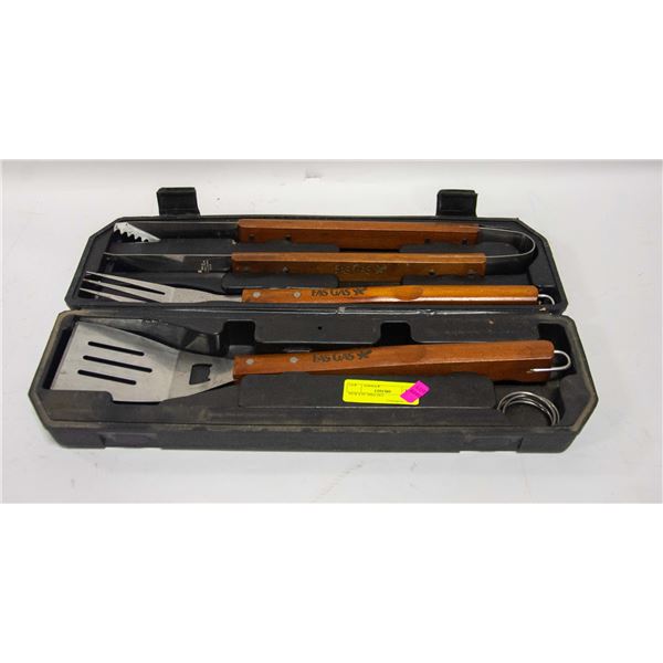 NEW 8 PC BBQ SET