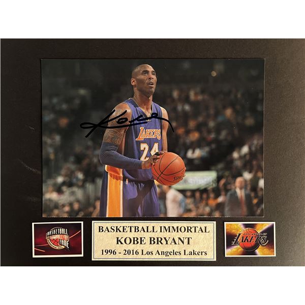 LA Lakers Kobe Bryant signed photo