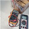 Image 2 : 2 DIGITAL MULTIMETERS