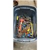 Image 1 : TOTE OF ASSORTED TOOLS