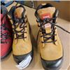 Image 2 : NEW LADIES SIZE 9 STEEL TOE WATERPROOF BOOTS, RETAIL $260