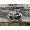Image 2 : TOYOTA FRONT GRILL COVER AND SET OF 14 INCH WHEEL CAPS