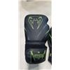 Image 2 : 14OZ VENUM FIGHTING GLOVES, NEW