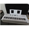 Image 1 : Yamaha EZ300 Electronic Keyboard w/Case